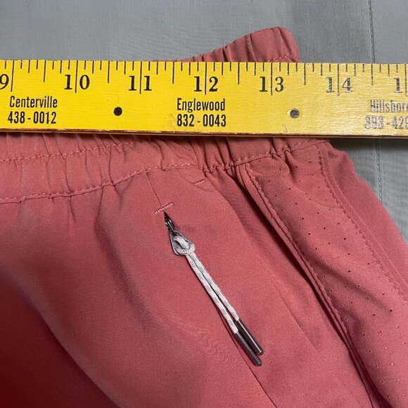 Vuori Athletic Shorts Size Medium Three Zippered Pockets EUC No Flaws - Picture 3 of 7